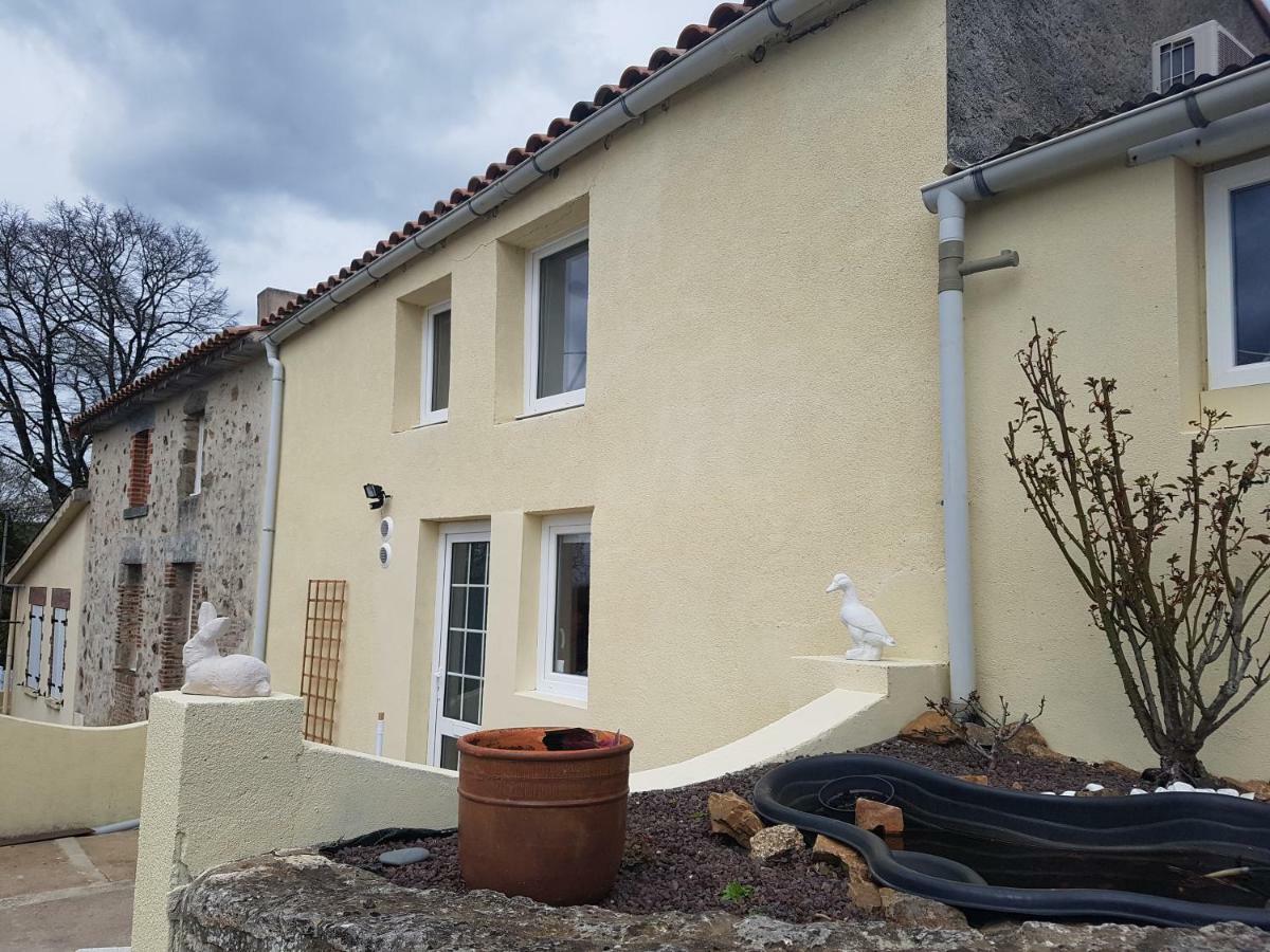 Gite Puy Morin Montournais Exterior photo